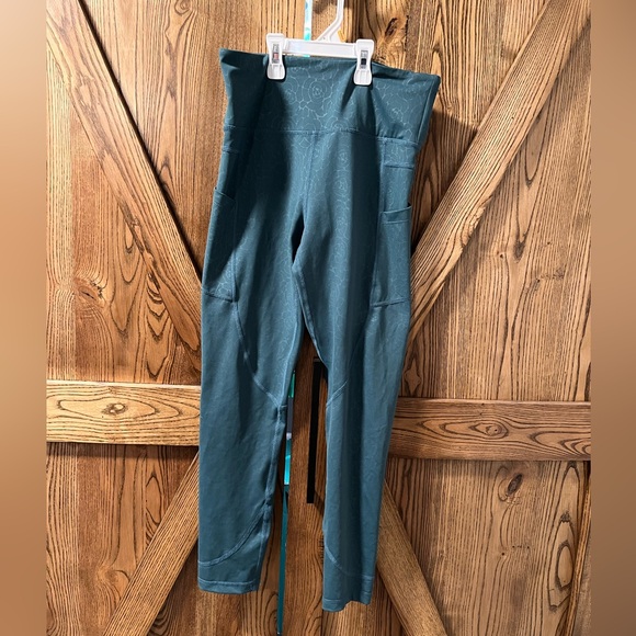 Zyia dark teal floral 6-8 - Picture 2 of 8